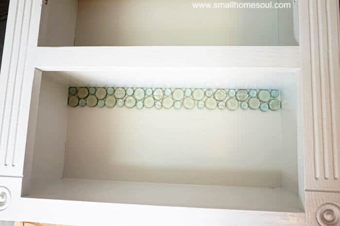 TEst out glass beads in TP cabinet for glass backsplash installation.