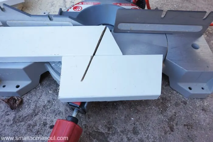 Cutting the top triangle on a miter saw