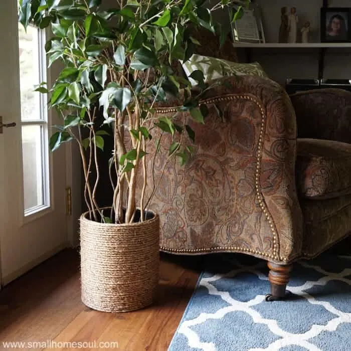 Turn an old garbage into a Rope Planter Basket as easy DIY decor for your houseplants.