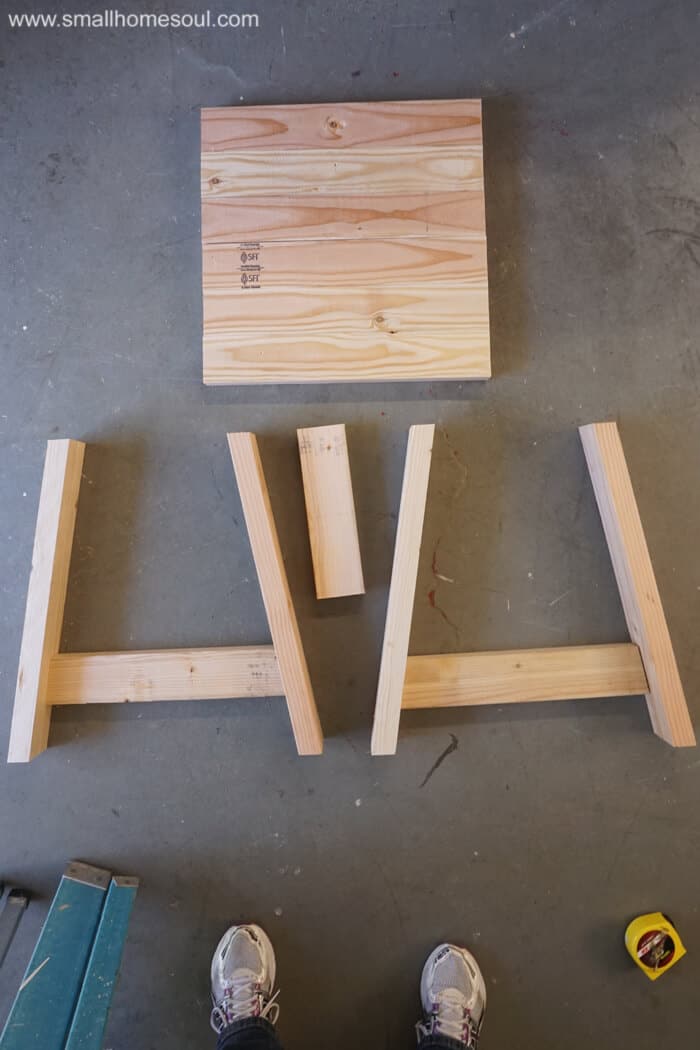 2x4 Outdoor Table parts ready to be assembled.