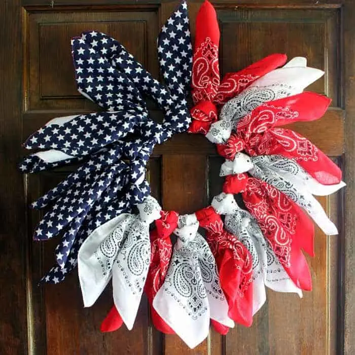 Country Chic Cottage's Easy Patriotic Wreaths with Bandanas
