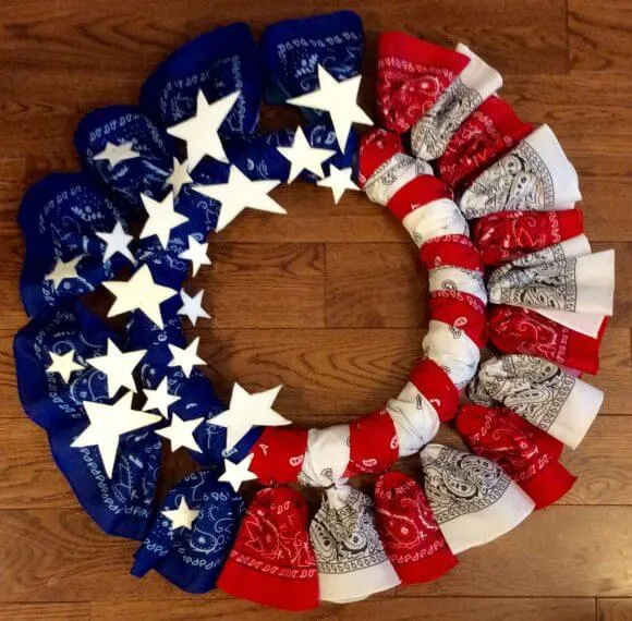 Dollar Store Craft's Easy Patriotic Wreaths from Bandanas.