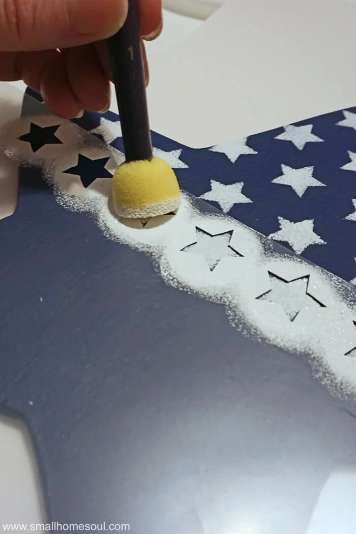 July 4th Star Tray with stars stenciled in white craft paint.