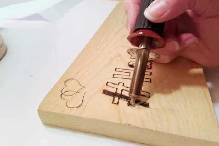 Easy Beginner Wood Burning Project - Girl, Just DIY!