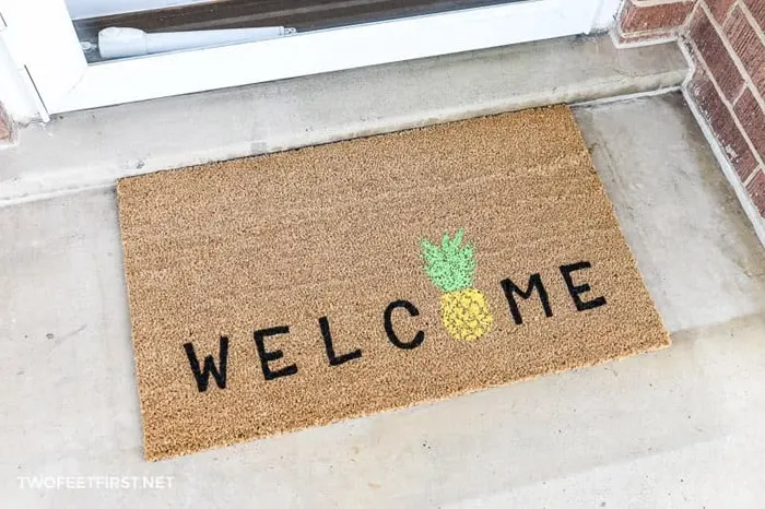 Pineapple decorated welcome mat outdoor diy projects for porch.
