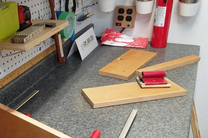 Easy DIY Foot Rest - office diys - under desk foot stools 