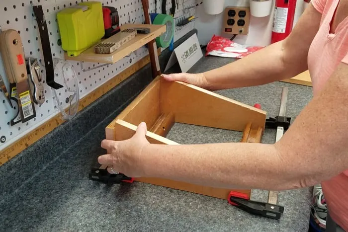 How To Build An Office Foot Rest - Addicted 2 DIY